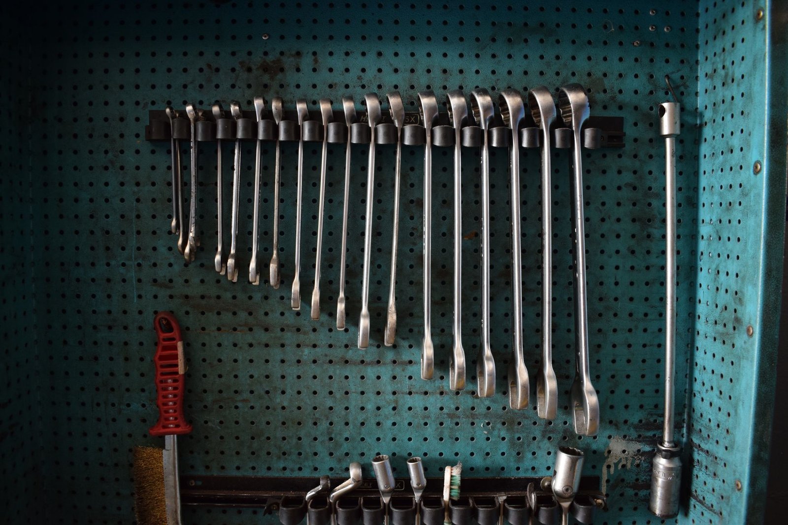 Wall-Mounted Pegboard Kit garage organisation — cozy home