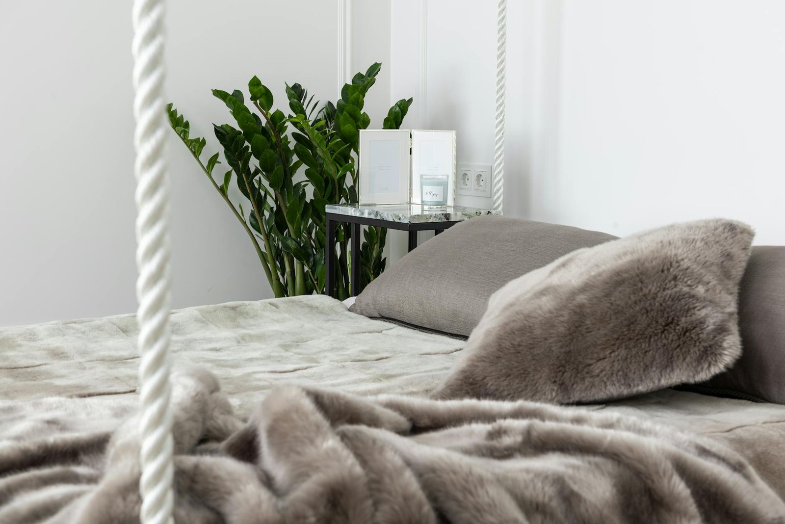 Chunky Knit Throw Blanket bedroom — cozy home