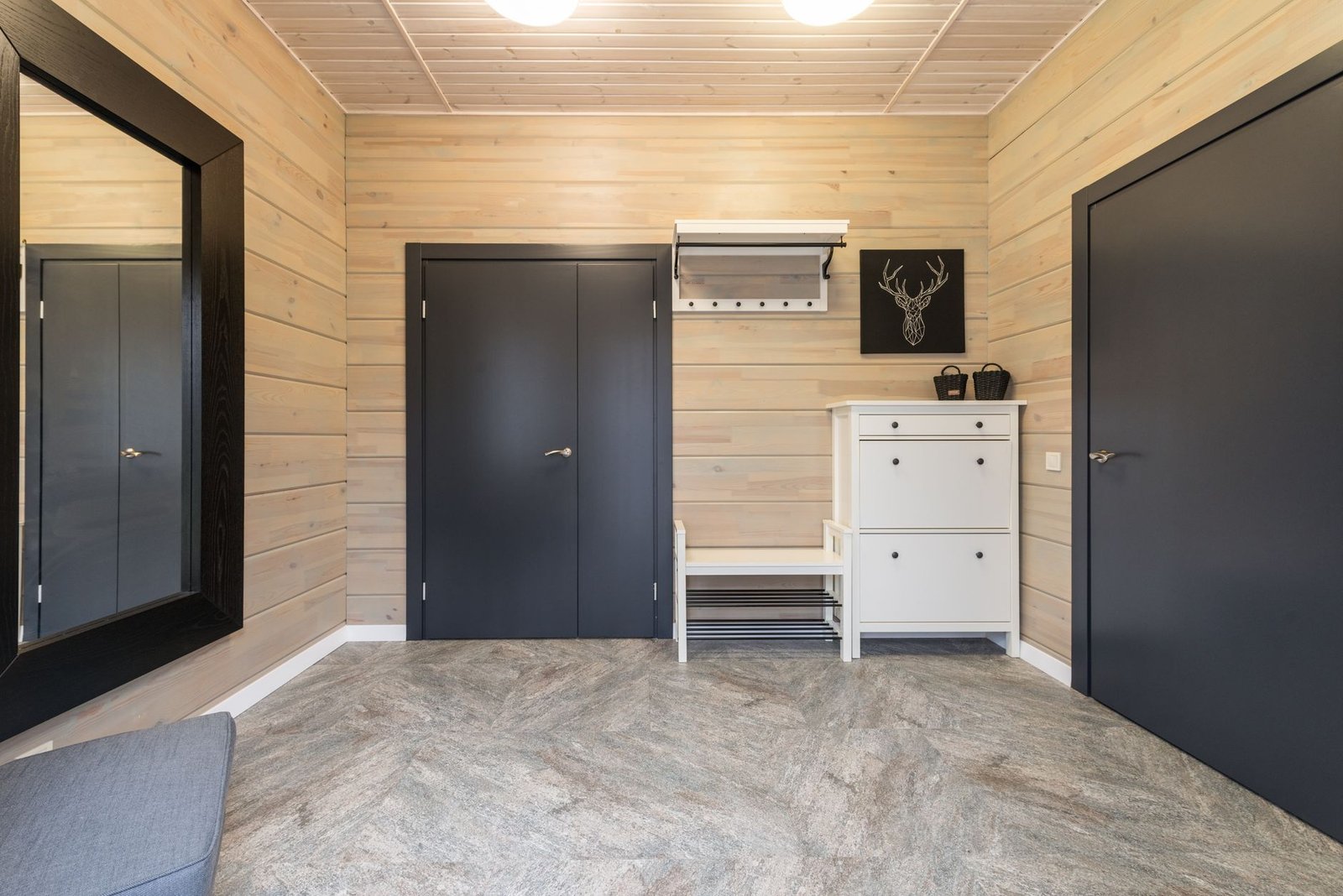 Over Door Shoe Organiser small space — cozy home