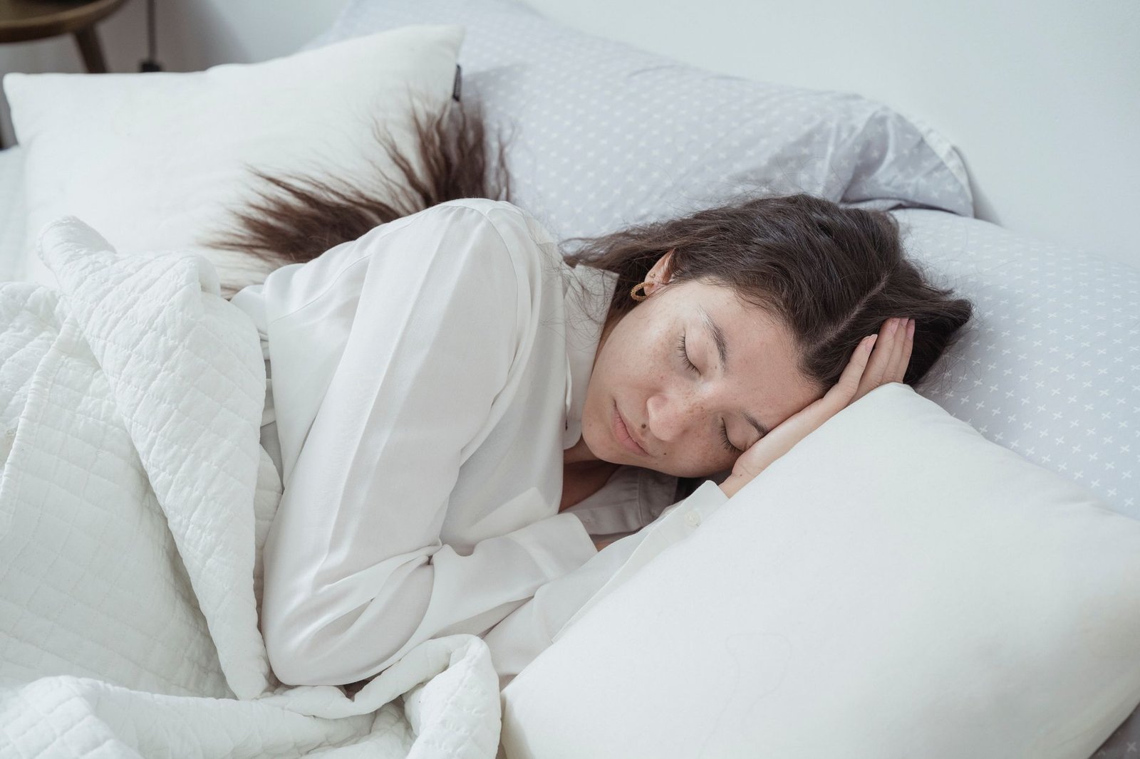 Sleep Pillow Mist bedroom — cozy home