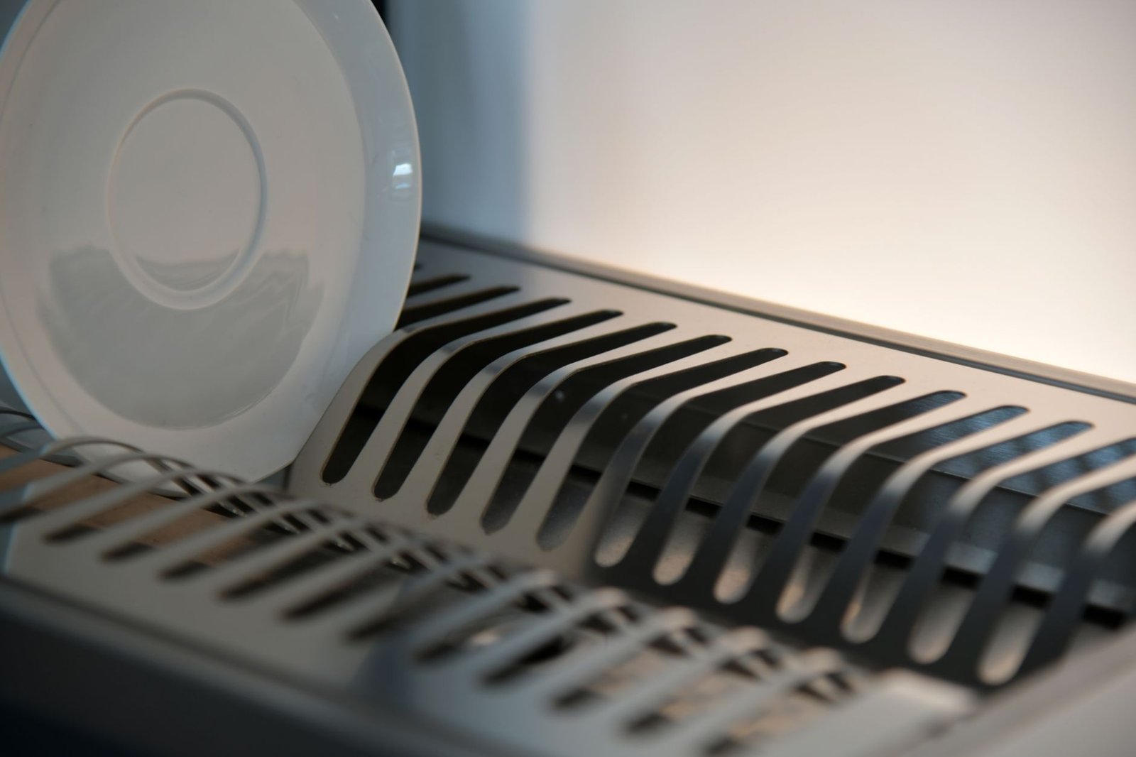 Compact Dish Rack With Drainer kitchen — cozy home